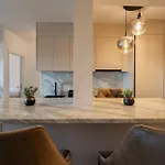 Penthouse With Roof Terrace And Hot Tub Апартаменти