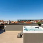 Апартаменти Penthouse With Roof Terrace And Hot Tub