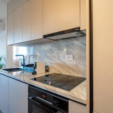 Penthouse With Roof Terrace And Hot Tub Apartman Zadar
