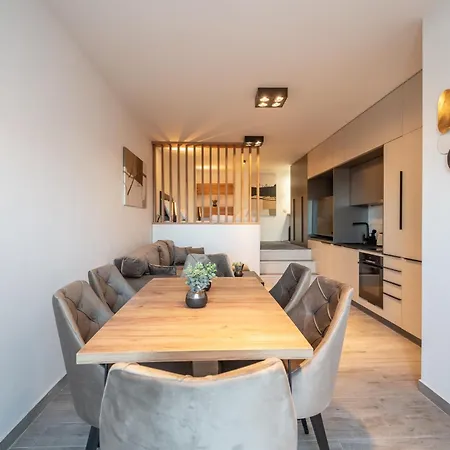 Apartman Penthouse With Roof Terrace And Hot Tub *