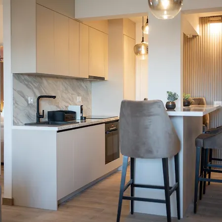 Penthouse With Roof Terrace And Hot Tub Apartman