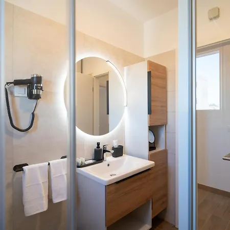 Penthouse With Roof Terrace And Hot Tub *