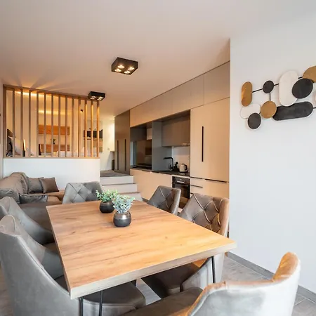 Penthouse With Roof Terrace And Hot Tub