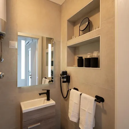 Apartment Penthouse With Roof Terrace And Hot Tub Zadar