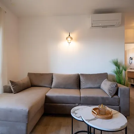 Penthouse With Roof Terrace And Hot Tub Apartment Zadar