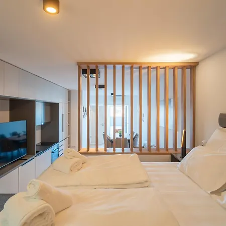 Apartment Penthouse With Roof Terrace And Hot Tub