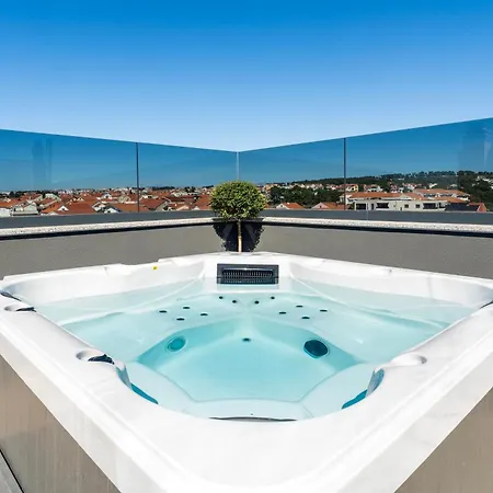 Apartman Penthouse With Roof Terrace And Hot Tub *