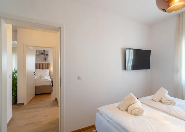 Penthouse With Roof Terrace And Hot Tub