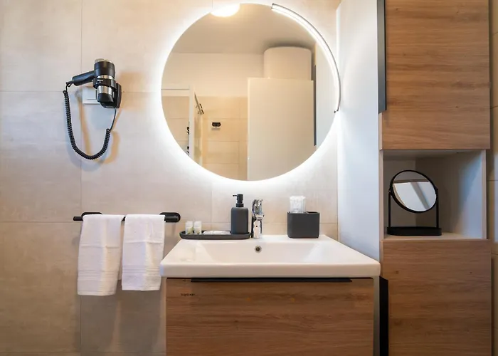 公寓 Penthouse With Roof Terrace And Hot Tub 扎达尔