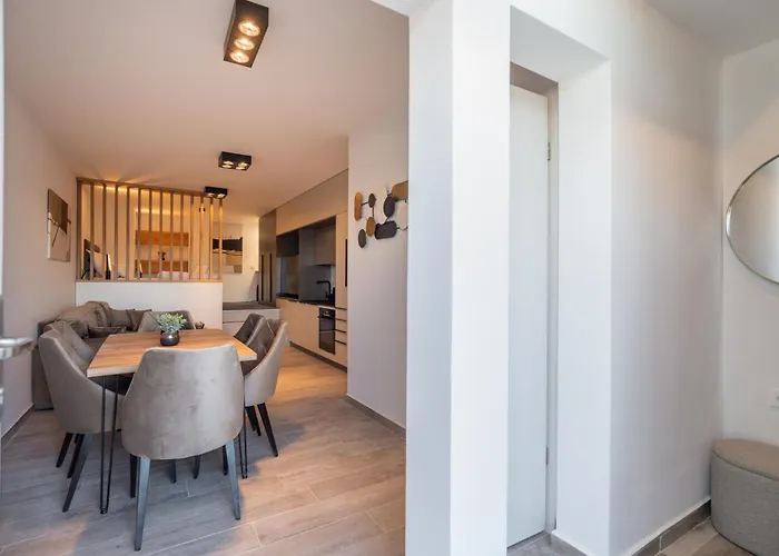 公寓 Penthouse With Roof Terrace And Hot Tub 扎达尔