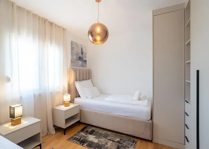 Penthouse With Roof Terrace And Hot Tub 公寓 *