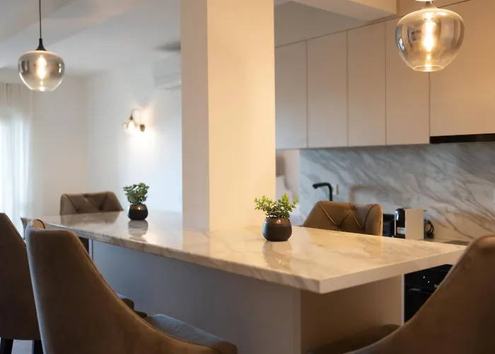 Penthouse With Roof Terrace And Hot Tub *