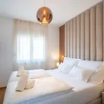 Penthouse With Roof Terrace And Hot Tub * Zára