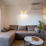 Penthouse With Roof Terrace And Hot Tub Apartman Zára