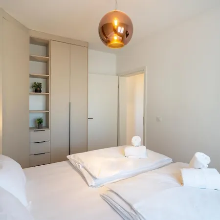 Appartement Penthouse With Roof Terrace And Hot Tub Zadar