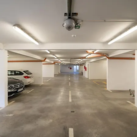 Penthouse With Roof Terrace And Hot Tub Apartamento Zadar