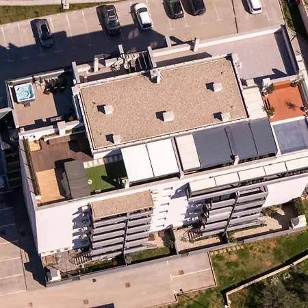 Apartamento Penthouse With Roof Terrace And Hot Tub Zadar