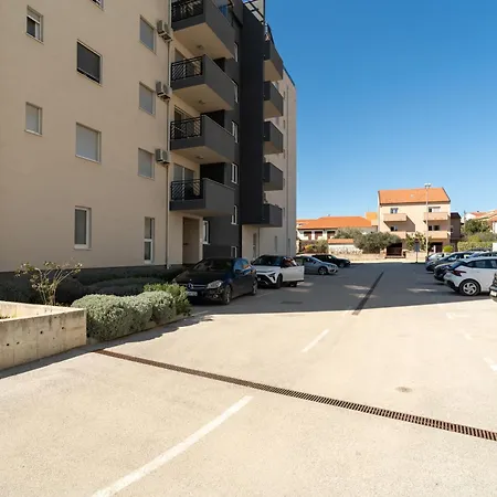 Penthouse With Roof Terrace And Hot Tub