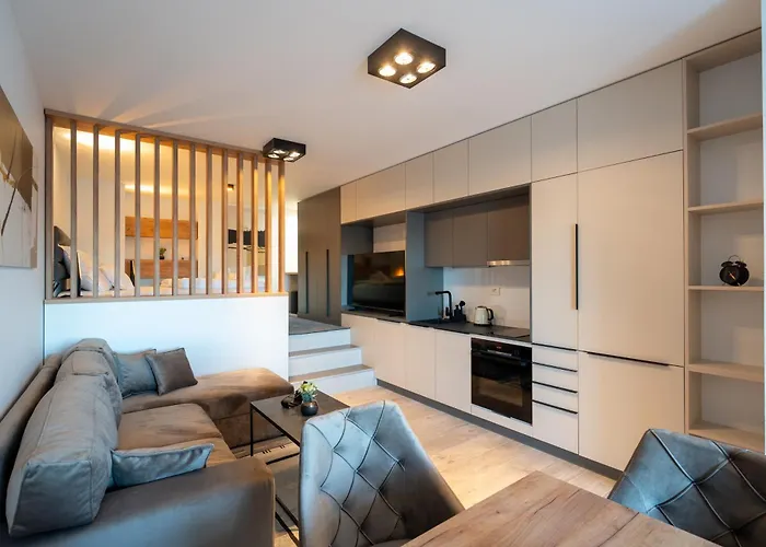 Penthouse With Roof Terrace And Hot Tub Апартаменты *