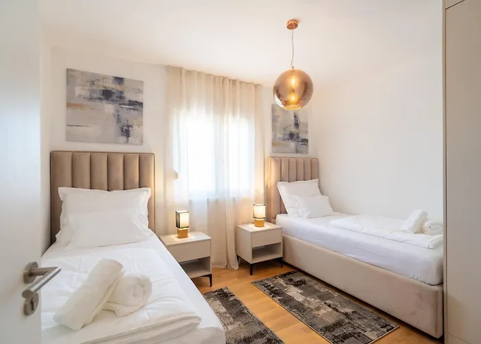 Penthouse With Roof Terrace And Hot Tub * Задар