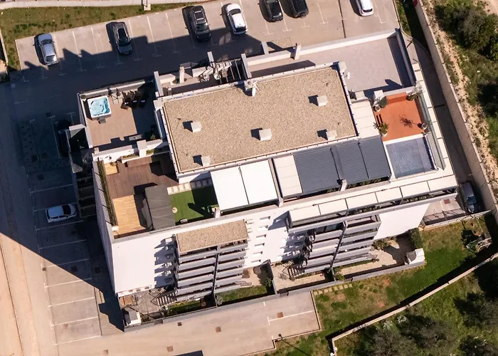 Апартаменты Penthouse With Roof Terrace And Hot Tub Задар