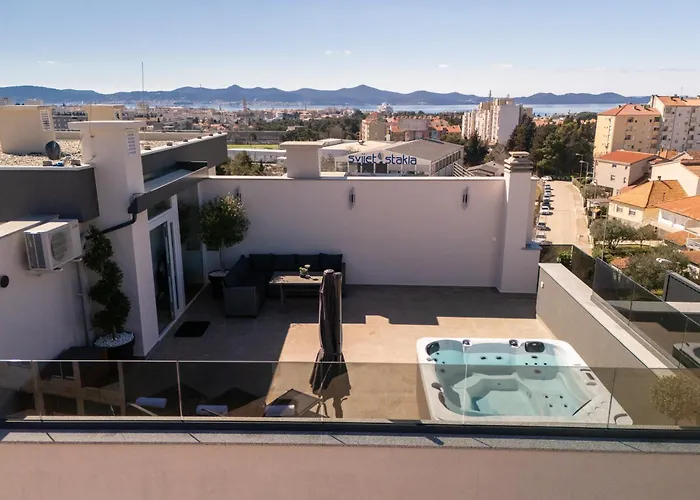 Апартаменты Penthouse With Roof Terrace And Hot Tub Задар